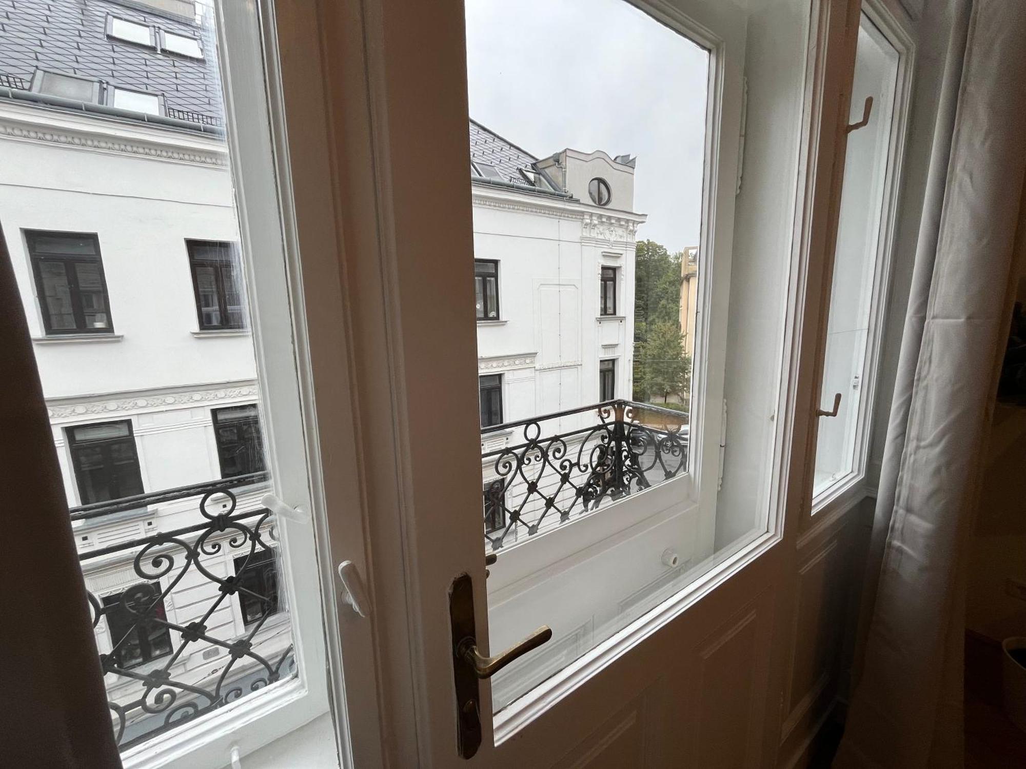 Grosszuegiger Wiener Altbau Gleich Neben Schoenbrunn Екстер'єр фото